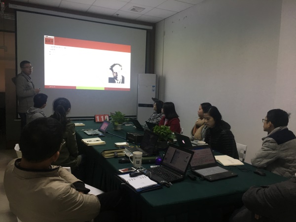 做好導(dǎo)演功課！跟著大衛(wèi)·馬梅學(xué)宣傳片制作